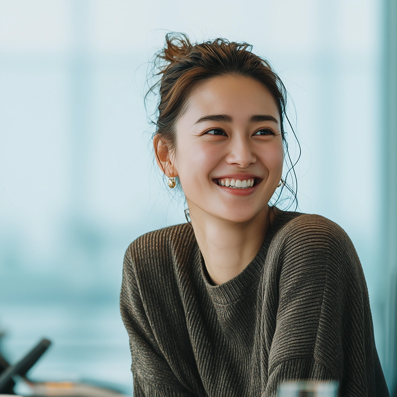 トレーニングウェアや持ち物を準備せず手ぶらで通えるパーソナルジムを利用する女性の様子